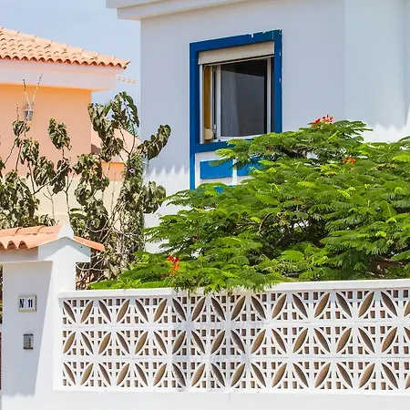 Surfhouse ゲストハウス *